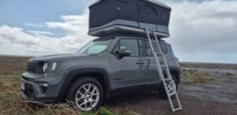Jeep Renegade with Roof Tent
